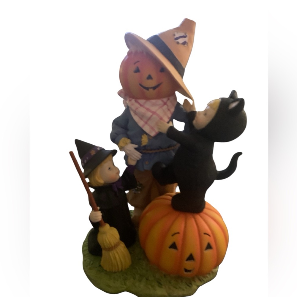 Lenox  Halloween‎ "Pumpkin Scarecrow"  Scarecrow with Costumed Kids Figurine